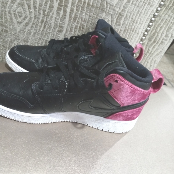 Nike Jordan 1 Mid Velvet Athletic Shoes/Sneakers - Picture 8 of 8